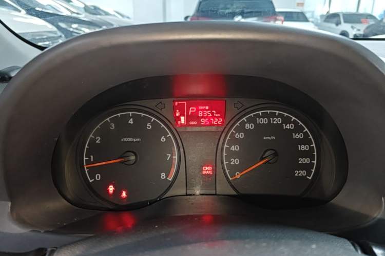 Used Hyundai Verna (older generation) 2016 1.4L Automatic Smart GLS Instrument Cluster