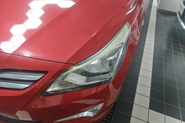 Used Hyundai Verna (older generation) 2016 1.4L Automatic Smart GLS Left Front Headlight