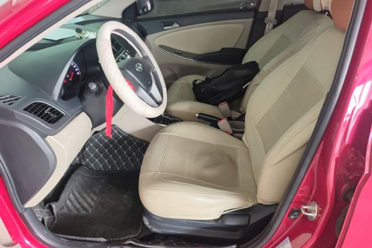 Used Hyundai Verna (older generation) 2016 1.4L Automatic Leading-Edge GLX Left Front Seat
