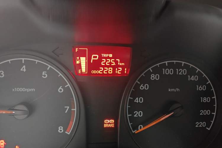 Used Hyundai Verna (older generation) 2016 1.4L Automatic Fashionable GS Model Odometer Close Up