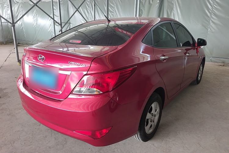 Used Hyundai Verna (older generation) 2016 1.4L Automatic Leading-Edge GLX Rear Right 45 Deg
