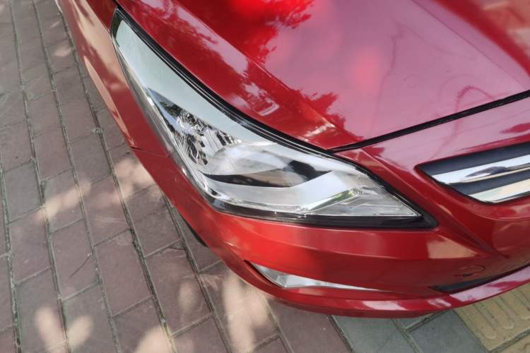 Used Hyundai Verna (older generation) 2016 1.4L Manual Smart GLS Trim Right Front Headlight