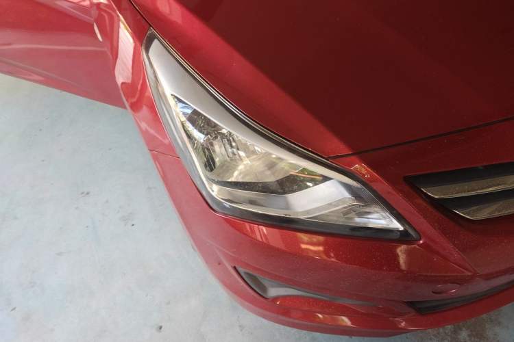 Used Hyundai Verna (older generation) 2016 1.4L Automatic Fashionable GS Model Right Front Headlight