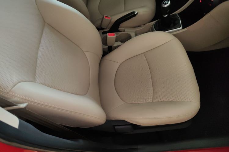 Used Hyundai Verna (older generation) 2016 1.4L Manual Smart GLS Trim Right Front Seat