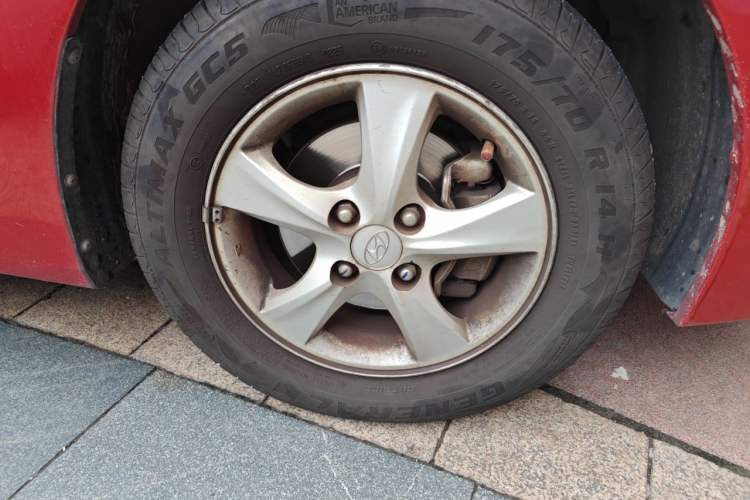 Used Hyundai Verna (older generation) 2016 1.4L Automatic Fashionable GS Model Right Front Wheel Hub