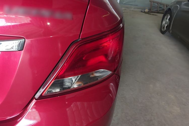 Used Hyundai Verna (older generation) 2016 1.4L Automatic Leading-Edge GLX Right Rear Taillight