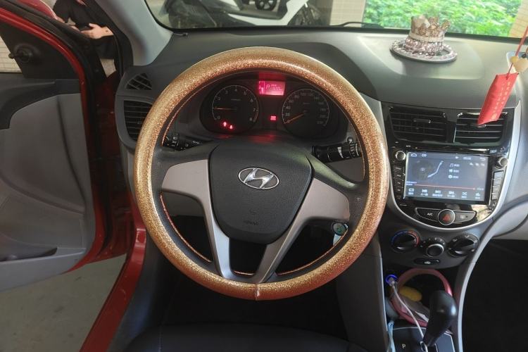 Used Hyundai Verna (older generation) 2016 1.4L Automatic Fashionable GS Model Steering Wheel
