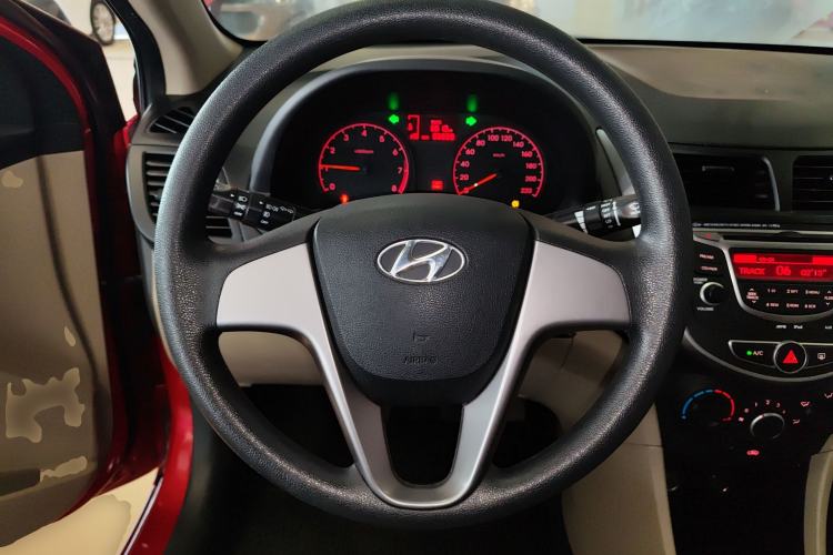 Used Hyundai Verna (older generation) 2016 1.4L Manual Smart GLS Trim Steering Wheel