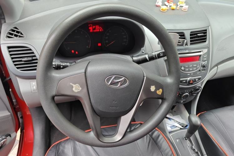 Used Hyundai Verna (older generation) 2016 1.4L Automatic Fashionable GS Model Steering Wheel