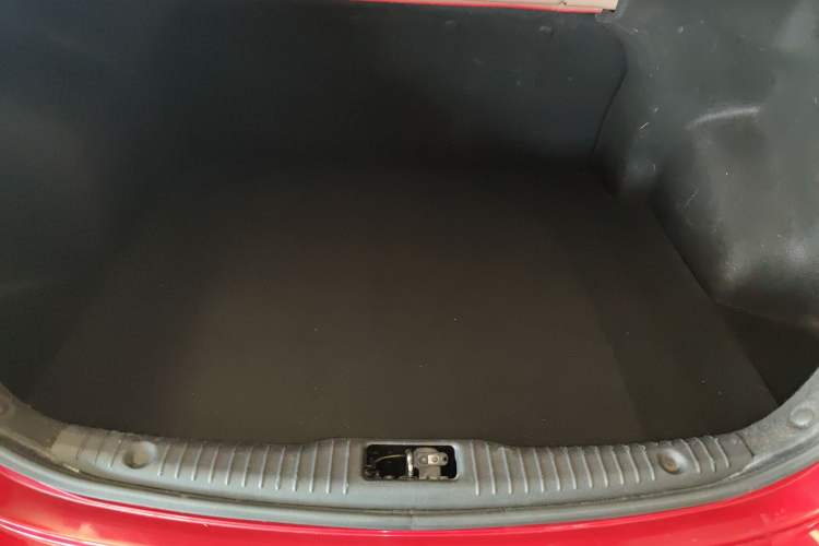 Used Hyundai Verna (older generation) 2016 1.4L Manual Smart GLS Trim Trunk