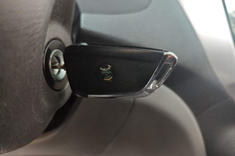 Used Hyundai Verna (older generation) 2016 1.4L Automatic Smart GLS Vehicle Key
