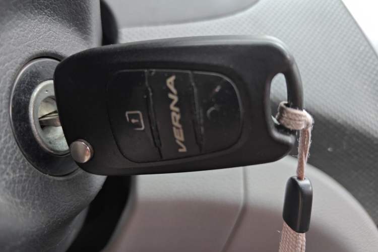 Used Hyundai Verna (older generation) 2016 1.4L Automatic Fashionable GS Model Vehicle Key