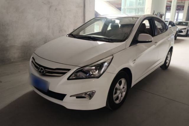 Ojetý Hyundai Verna (older generation) 2016 1.4L Automatic Smart GLS