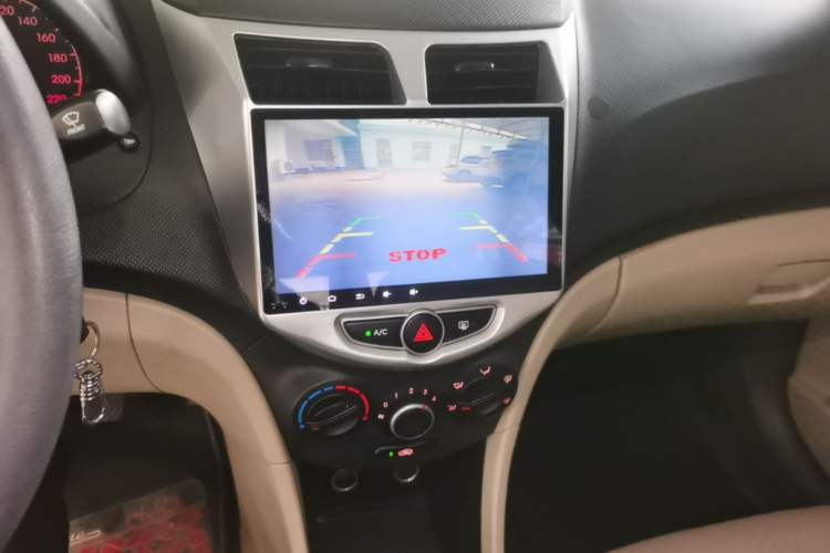 Used Hyundai Verna (older generation) 2016 1.4L Manual Smart GLS Trim Audio And AC Panel