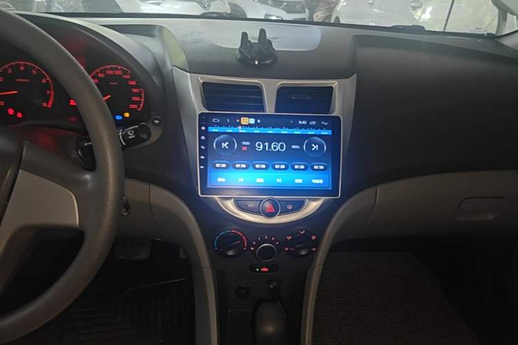 Used Hyundai Verna (older generation) 2016 1.4L Automatic Smart GLS Audio And AC Panel