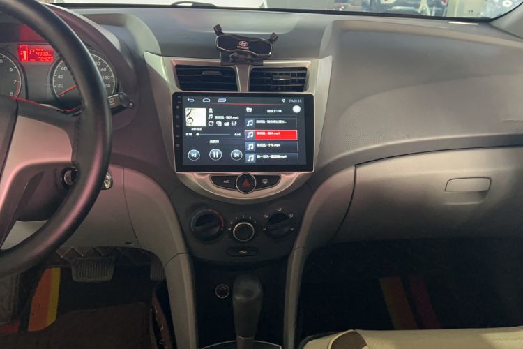 Used Hyundai Verna (older generation) 2016 1.4L Automatic Smart GLS Audio And AC Panel