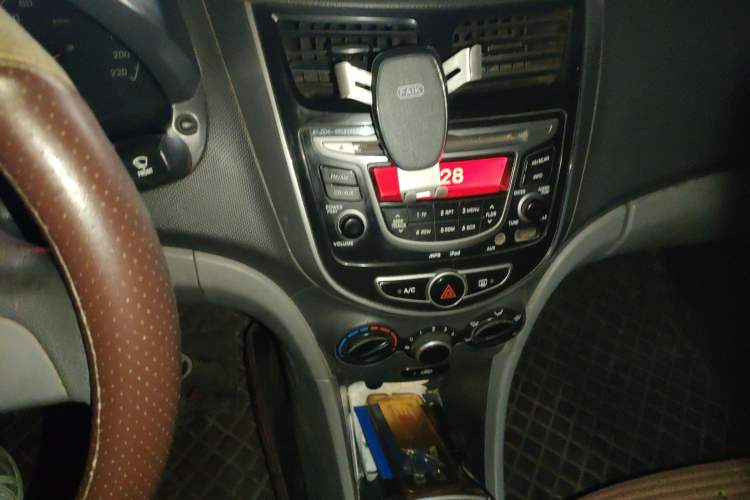 Used Hyundai Verna (older generation) 2016 1.4L Manual Smart GLS Trim Audio And AC Panel