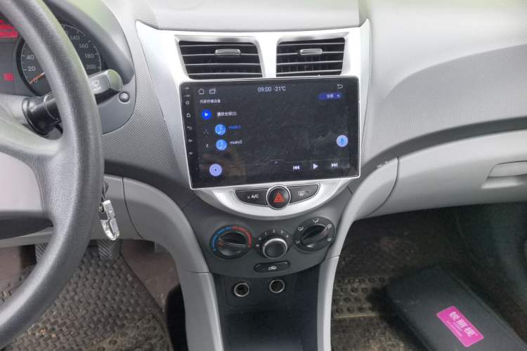 Used Hyundai Verna (older generation) 2016 1.4L Manual Smart GLS Trim Audio And AC Panel