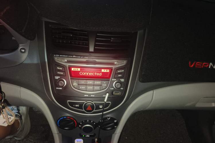 Used Hyundai Verna (older generation) 2016 1.4L Manual Smart GLS Trim Audio And AC Panel