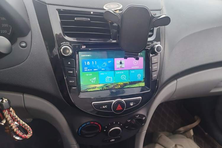 Used Hyundai Verna (older generation) 2016 1.4L Manual Smart GLS Trim Audio And AC Panel