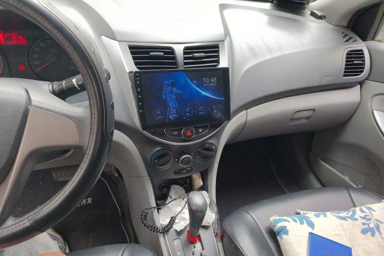 Used Hyundai Verna (older generation) 2016 1.4L Automatic Smart GLS Audio And AC Panel