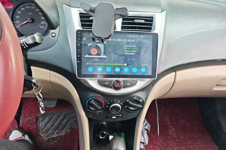 Used Hyundai Verna (older generation) 2016 1.4L Automatic Smart GLS Audio And AC Panel
