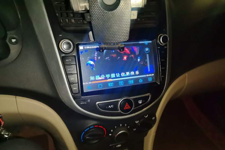 Used Hyundai Verna (older generation) 2016 1.4L Manual Smart GLS Trim Audio And AC Panel