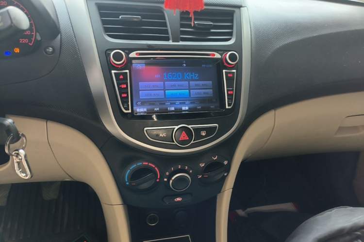 Used Hyundai Verna (older generation) 2016 1.4L Manual Smart GLS Trim Audio And AC Panel