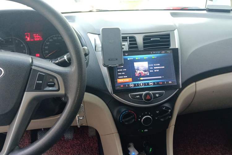 Used Hyundai Verna (older generation) 2016 1.4L Manual Smart GLS Trim Audio And AC Panel