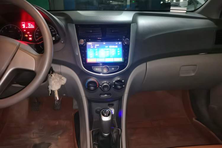 Used Hyundai Verna (older generation) 2016 1.4L Manual Smart GLS Trim Audio And AC Panel