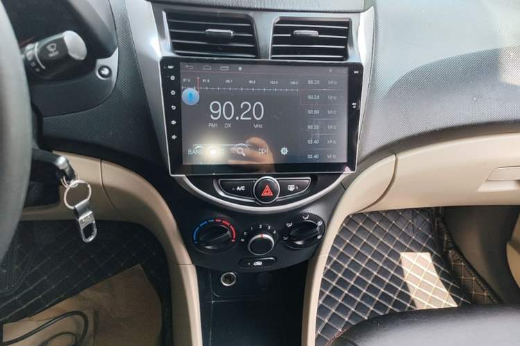 Used Hyundai Verna (older generation) 2016 1.4L Manual Smart GLS Trim Audio And AC Panel