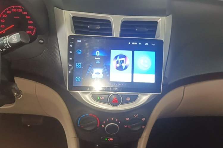 Used Hyundai Verna (older generation) 2016 1.4L Automatic Smart GLS Audio And AC Panel