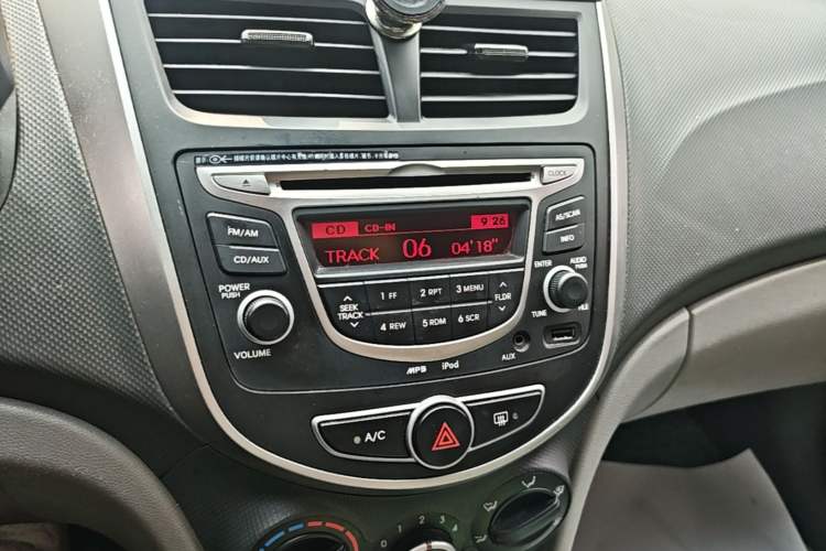 Used Hyundai Verna (older generation) 2016 1.4L Manual Smart GLS Trim Audio And AC Panel