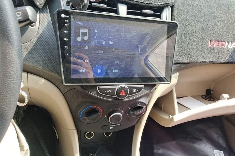 Used Hyundai Verna (older generation) 2016 1.4L Manual Smart GLS Trim Audio And AC Panel