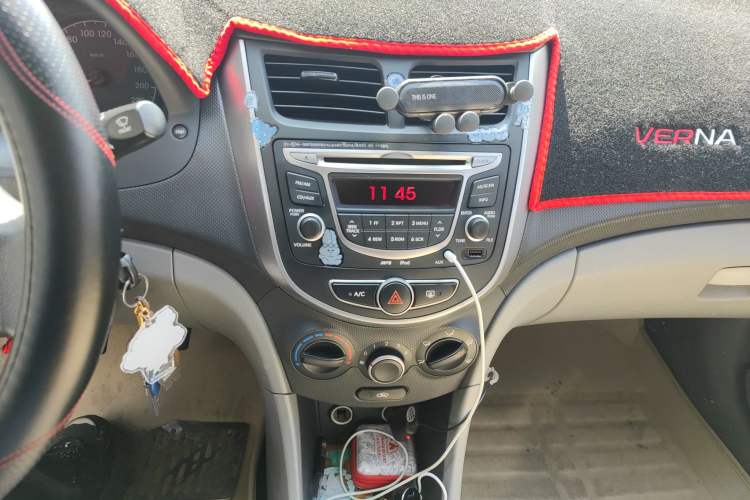 Used Hyundai Verna (older generation) 2016 1.4L Manual Smart GLS Trim Audio And AC Panel