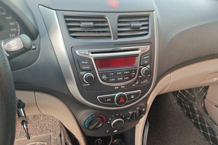 Used Hyundai Verna (older generation) 2016 1.4L Manual Smart GLS Trim Audio And AC Panel