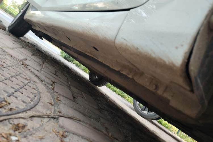 Used Hyundai Verna (older generation) 2016 1.4L Automatic Leading-Edge GLX Chassis Front Right