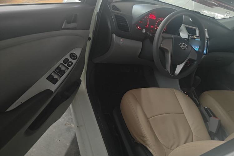 Used Hyundai Verna (older generation) 2016 1.4L Automatic Smart GLS Driver Seat