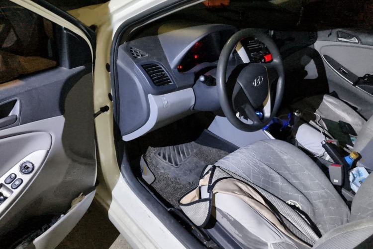 Used Hyundai Verna (older generation) 2016 1.4L Manual Smart GLS Trim Driver Seat