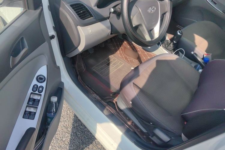Used Hyundai Verna (older generation) 2016 1.4L Manual Smart GLS Trim Driver Seat