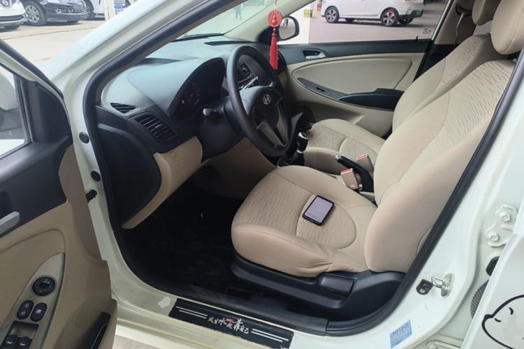 Used Hyundai Verna (older generation) 2016 1.4L Manual Smart GLS Trim Driver Seat