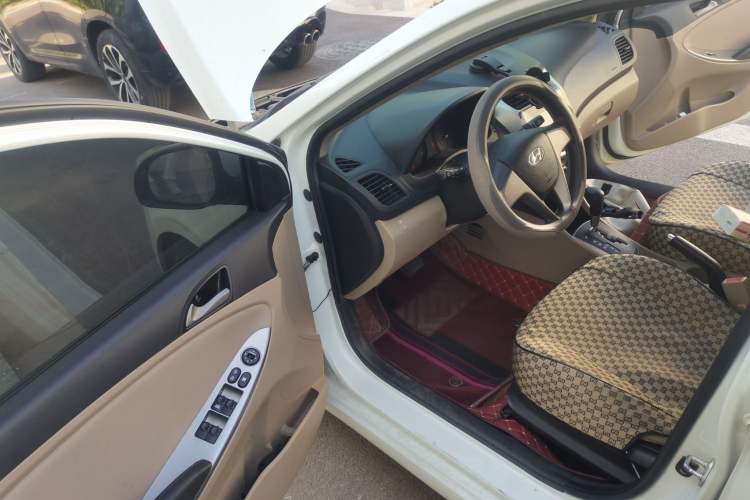 Used Hyundai Verna (older generation) 2016 1.4L Automatic Fashionable GS Model Driver Seat