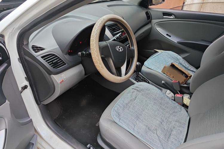 Used Hyundai Verna (older generation) 2016 1.4L Automatic Fashionable GS Model Driver Seat