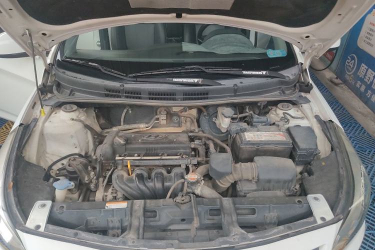 Used Hyundai Verna (older generation) 2016 1.4L Manual Smart GLS Trim Engine Bay