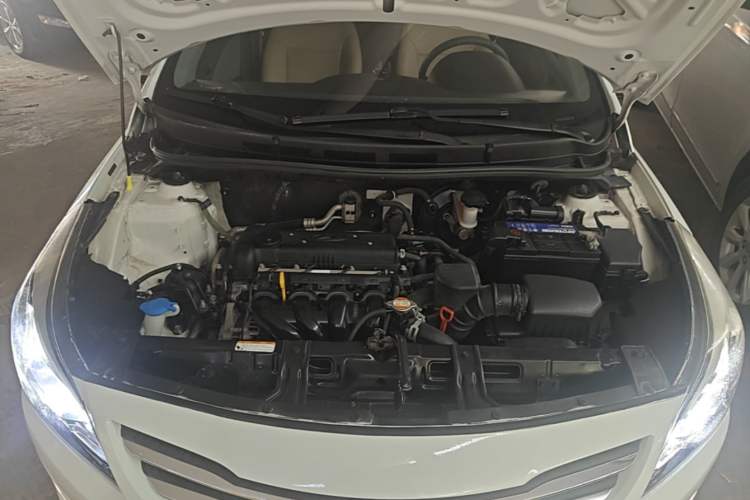 Used Hyundai Verna (older generation) 2016 1.4L Automatic Smart GLS Engine Bay