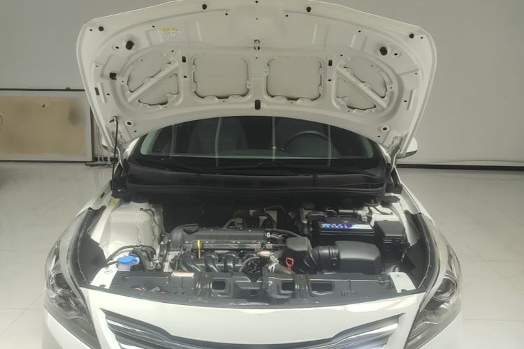 Used Hyundai Verna (older generation) 2016 1.4L Automatic Leading-Edge GLX Engine Bay