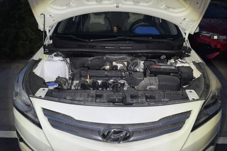 Used Hyundai Verna (older generation) 2016 1.4L Manual Fashion GS Engine Bay