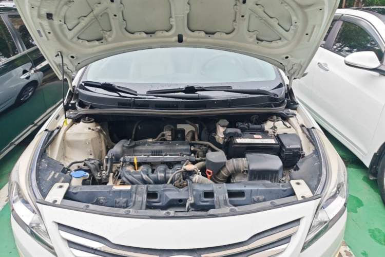 Used Hyundai Verna (older generation) 2016 1.4L Automatic Smart GLS Engine Bay