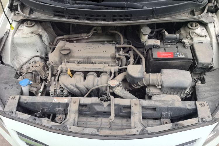 Used Hyundai Verna (older generation) 2016 1.4L Manual Smart GLS Trim Engine Bay