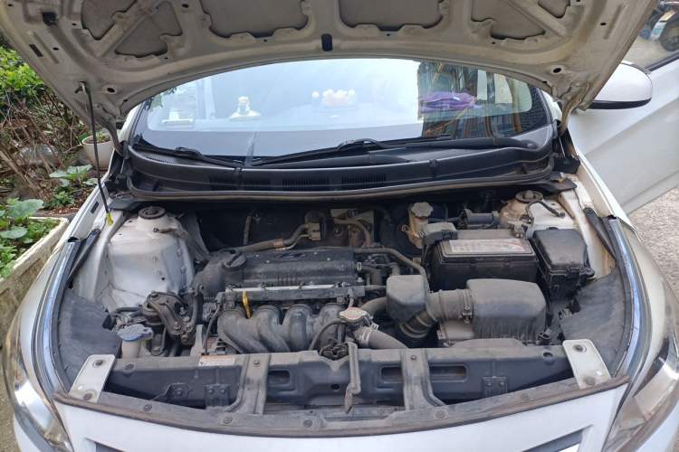 Used Hyundai Verna (older generation) 2016 1.4L Manual Smart GLS Trim Engine Bay